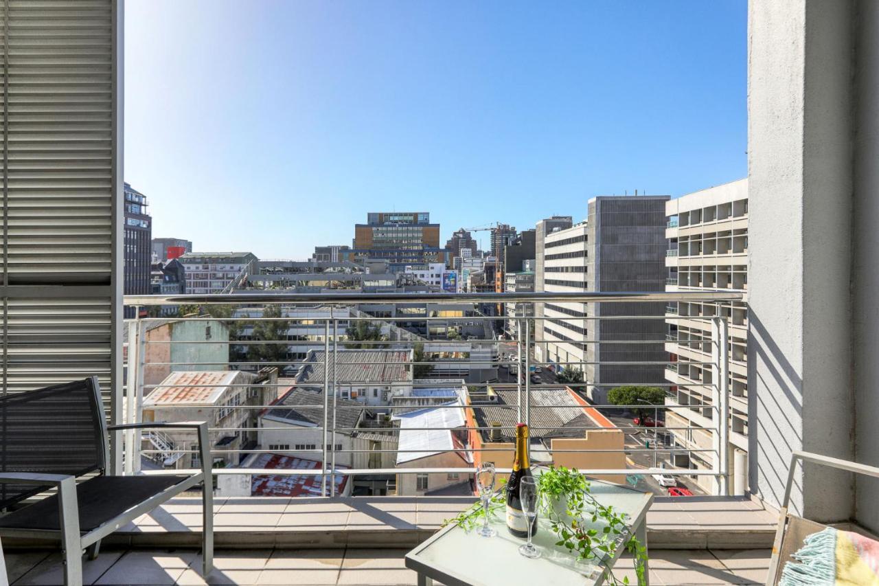 Backup-Powered Colourfull City Balcony Apartment Cidade Do Cabo Exterior foto